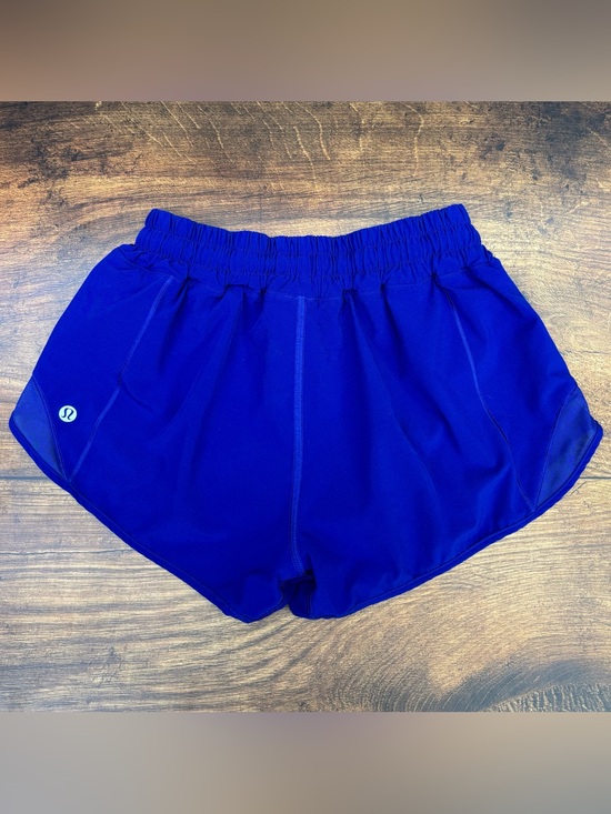 lululemon athletica Pants - Lululemon Hotty Hot Shorts 2.5" In Larkspur Size 4